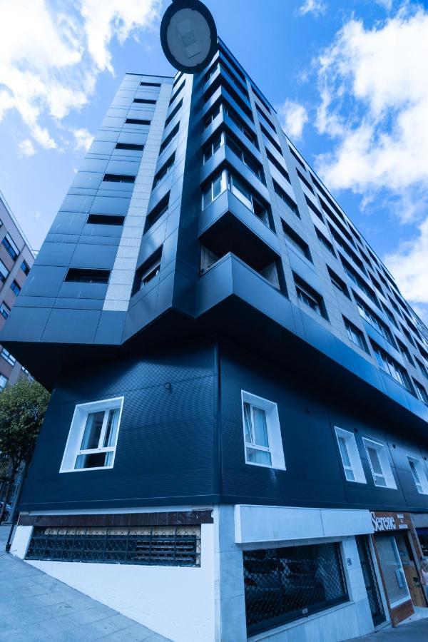 Apartamentos Turisticos Fatima, En El Centro De Vigo Exterior photo